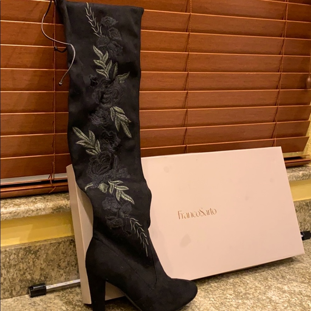 Suede boots new.